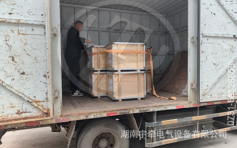 ZQ-8直流牵引电机发往海外 5.jpg